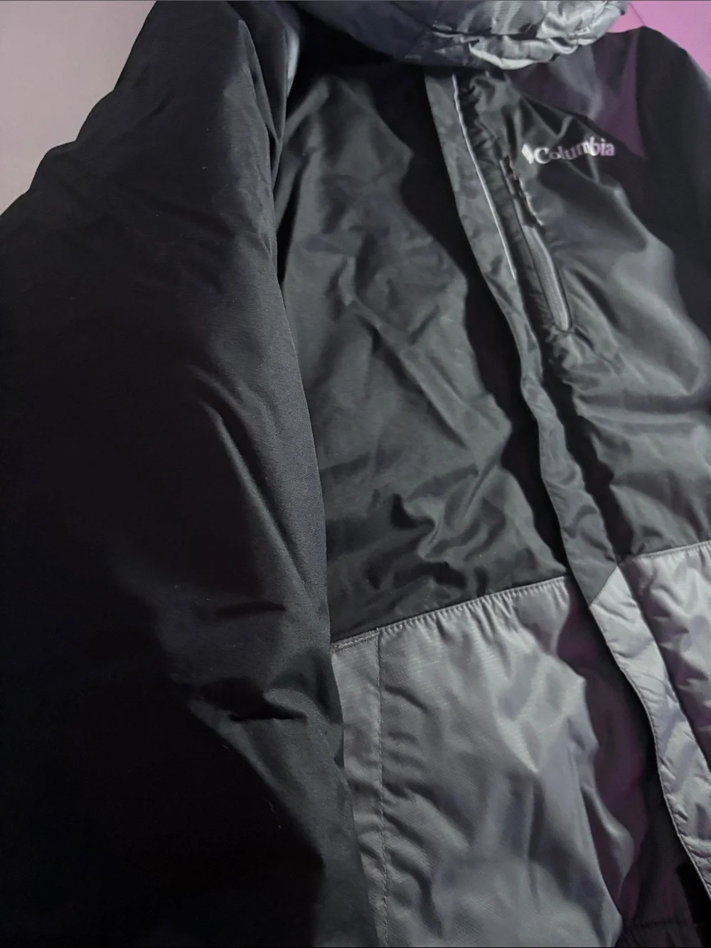 Columbia Boys (XS) Black & Gray Insulated Hooded Winter Jacket.